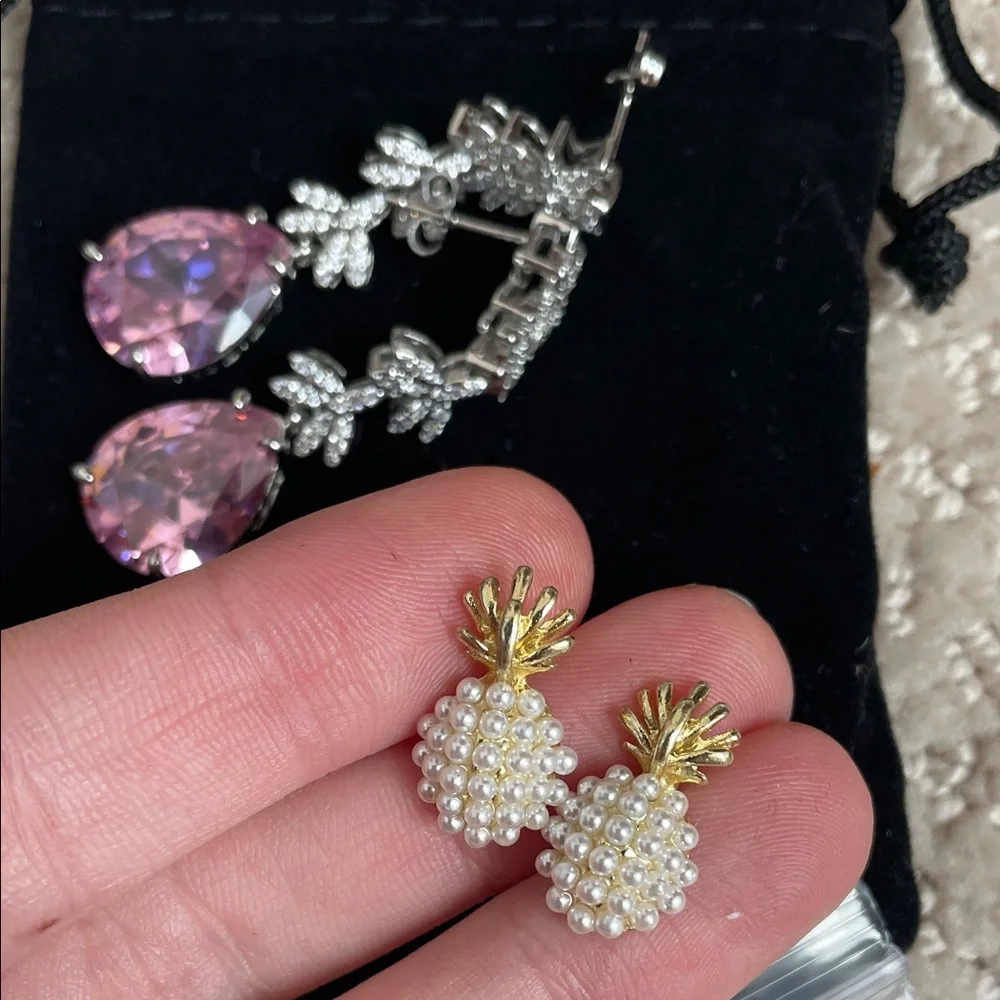 N/A chic pineapple